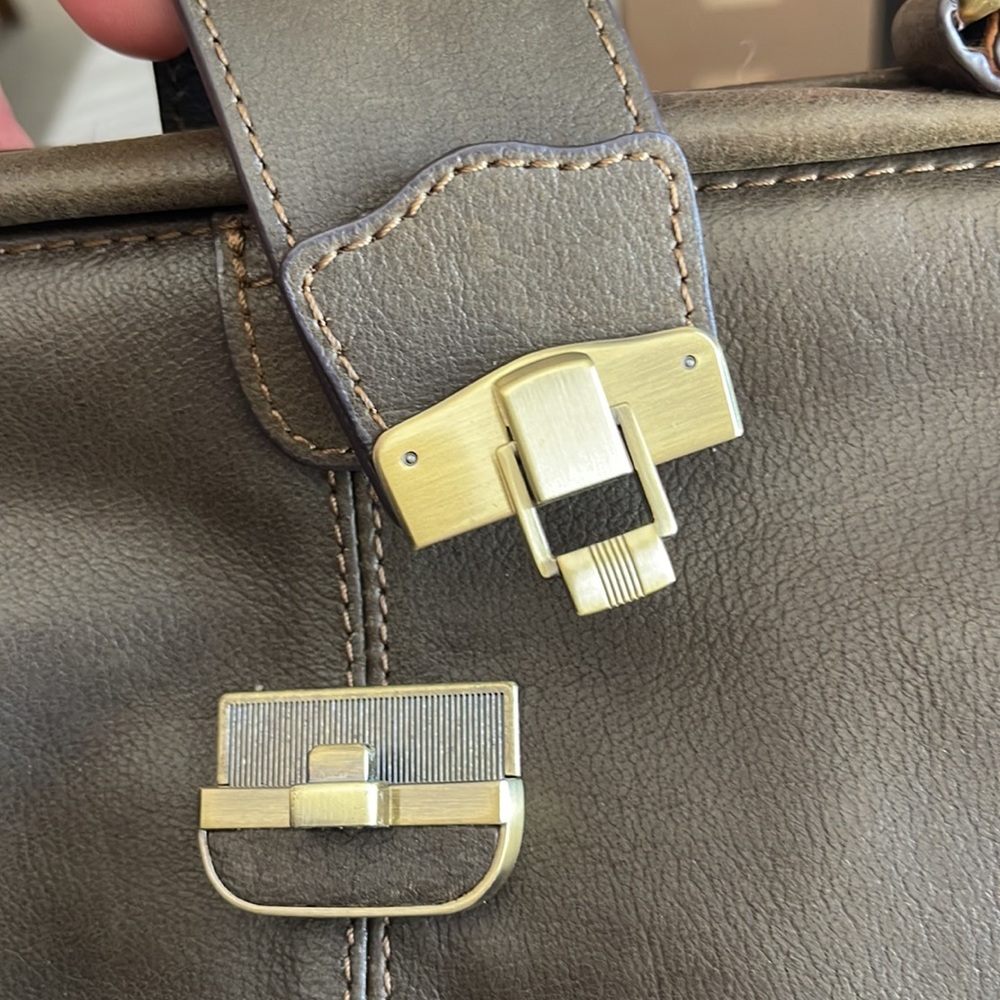 Ameri Leather Doctors Handbag/Crossbody. Olive Gr… - image 5